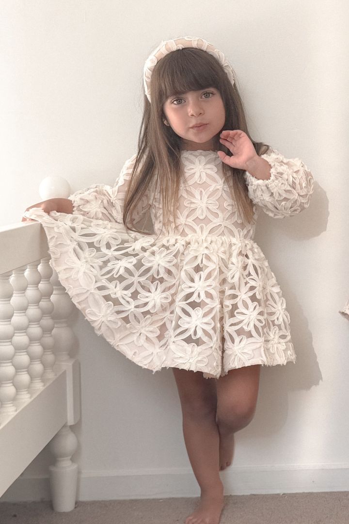 ワンピース CHLOE and AMELIE Forever More Dress - Ivory Rose Floral Ribbons – Chloé and