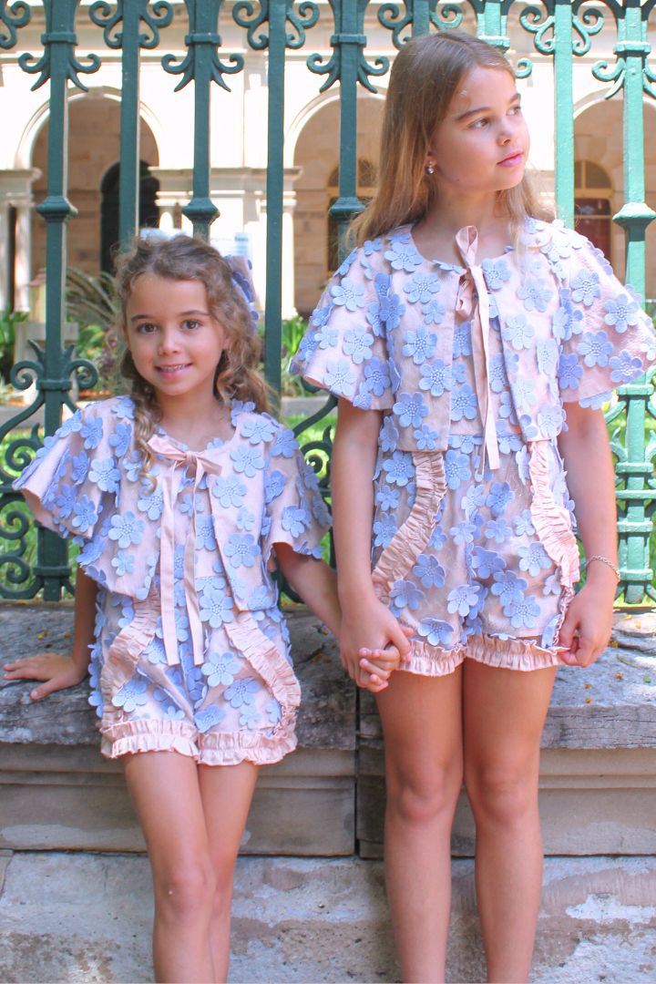 All – Chloé and Amélie