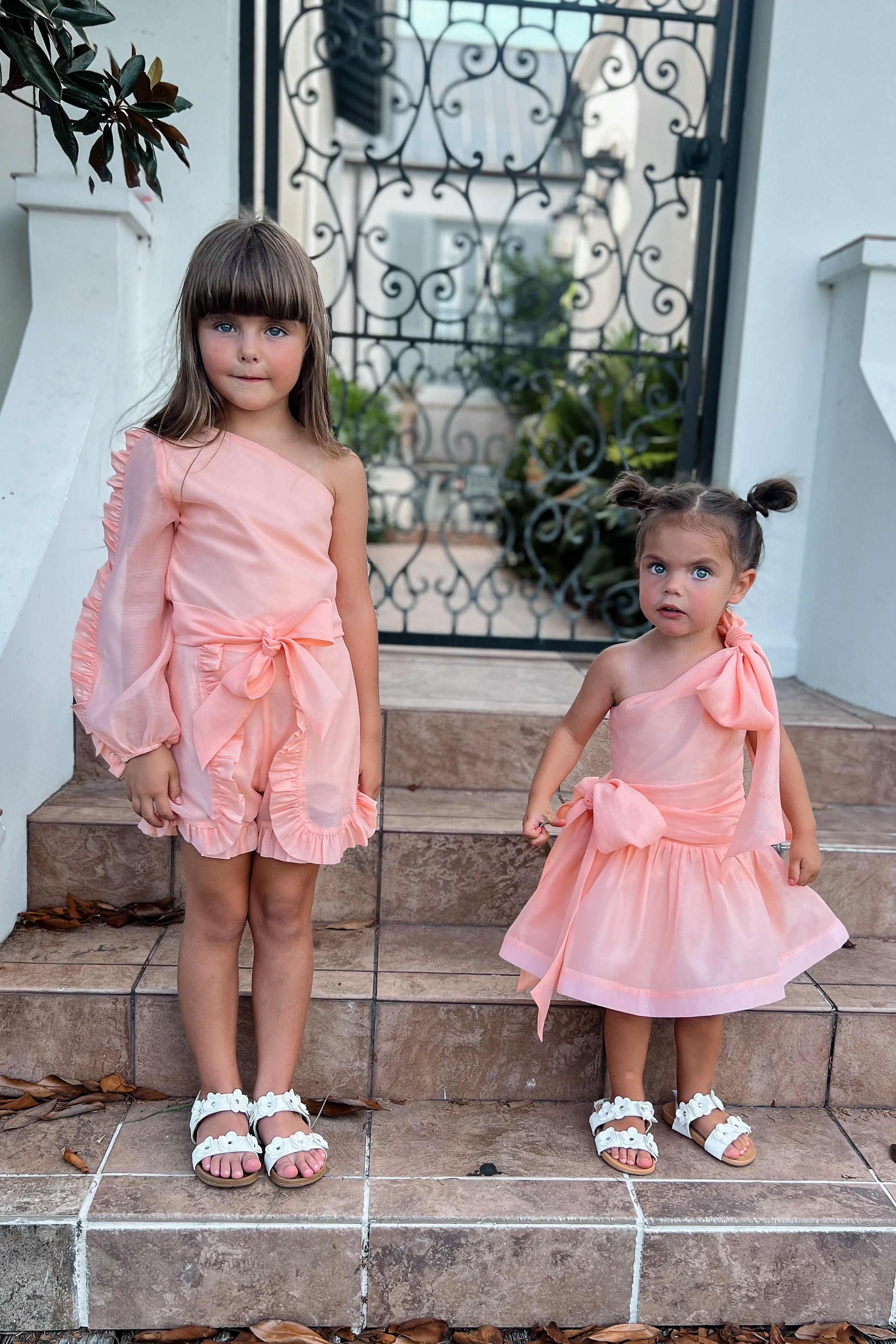 Sale – Chloé and Amélie