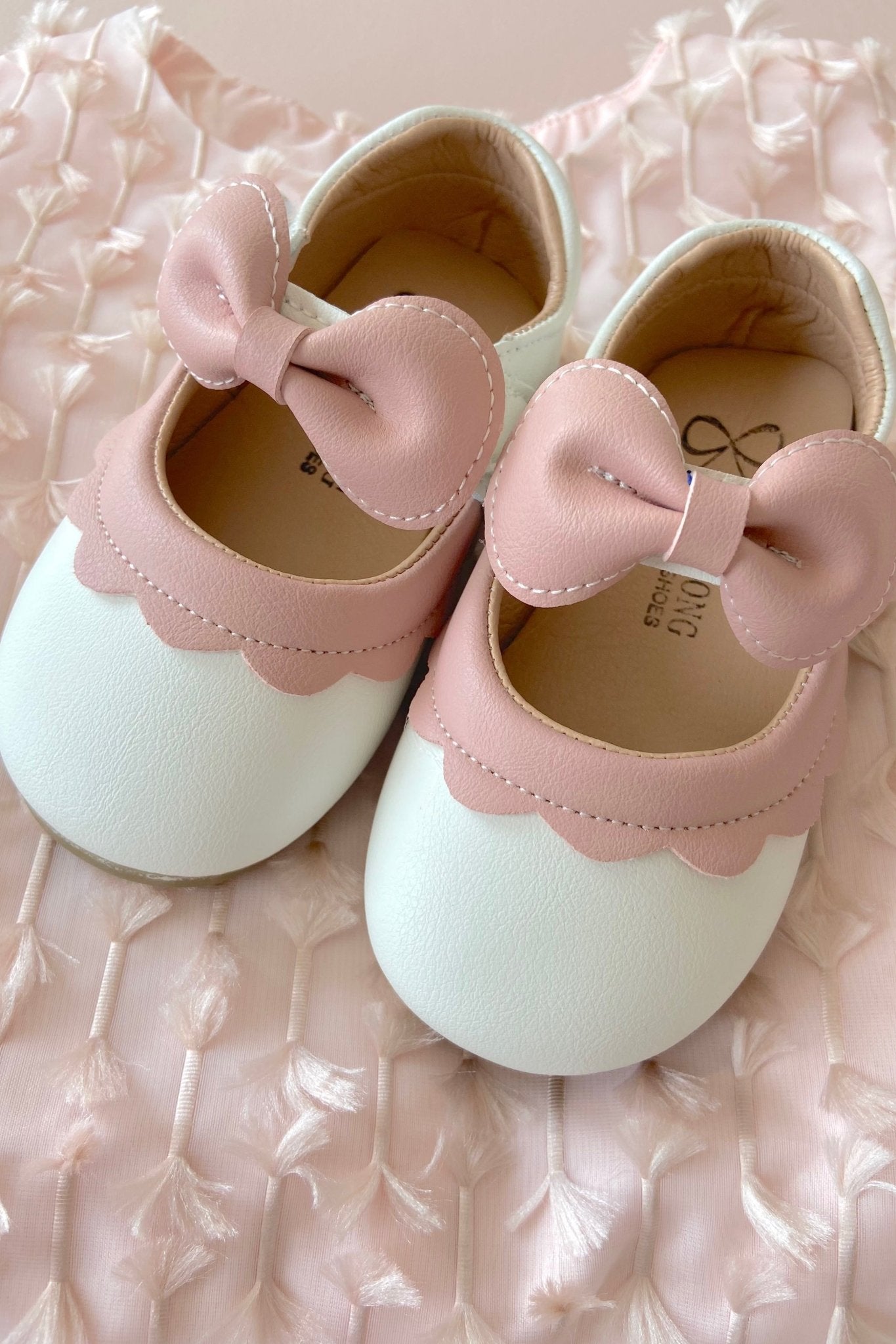 Pink - Chloé and Amélie